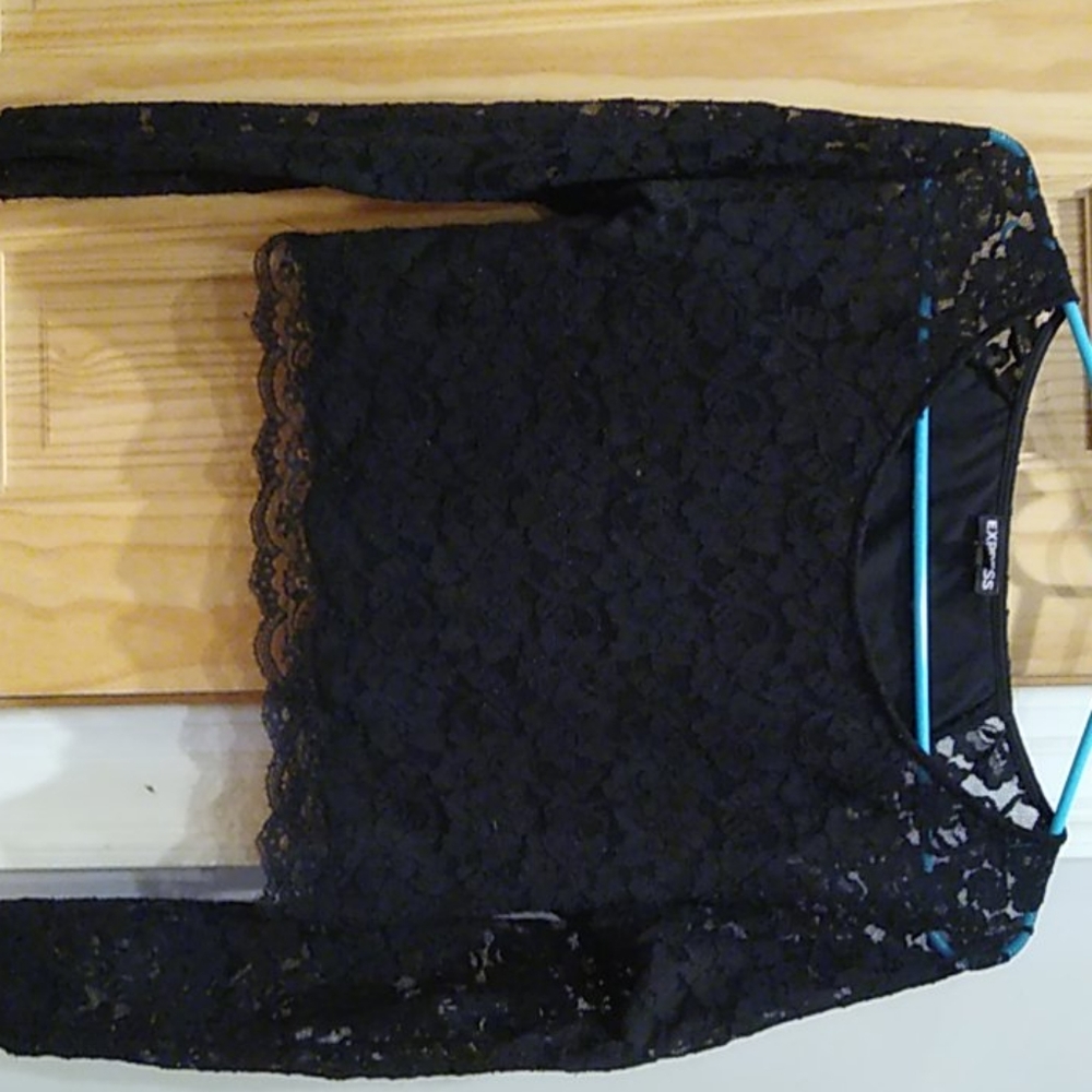 Black lace scoop neck long sleeve crop top - Picture 1 of 6